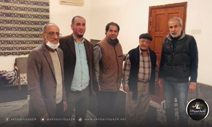 نادي السواحل يزور الفنان رافع نجم ويكرمه