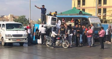 مصرع عامل وإصابة 8 إثر انقلاب سيارة بالطريق الإقليمي فى الجيزة