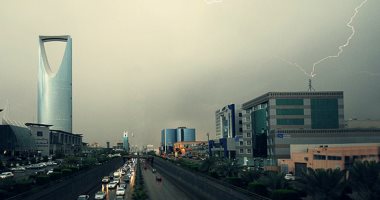 طقس الخليج.. سحب ممطرة فى السعودية والامارات ومعتدل بالكويت