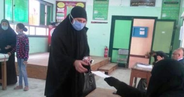 الأسر وكبار السن الأكثر مشاركة فى انتخابات مجلس النواب بشمال سيناء.. صور