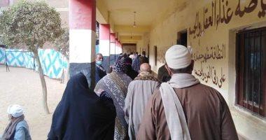 توافد الناخبين للتصويت فى جولة إعادة انتخابات النواب بالمنوفية.. صور