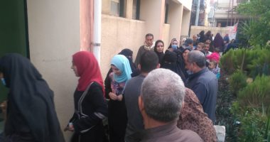 إقبال كبير على لجان جولة الإعادة لانتخابات النواب بكفر الشيخ.. صور