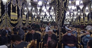 المئات يشاركون فى عزاء 3 شباب جمعتهم الصداقة والموت بكفر الشيخ.. فيديو وصور