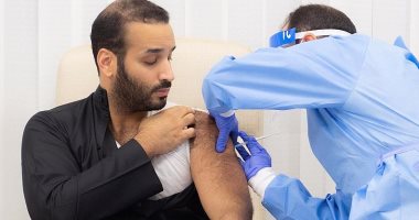 فيديو.. ولى العهد السعودى يتلقى جرعة من لقاح فيروس كورونا