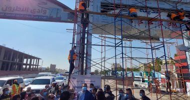 وزير التنمية المحلية يتفقد تطوير طريق مسار العائلة المقدسة بوادى النطرون