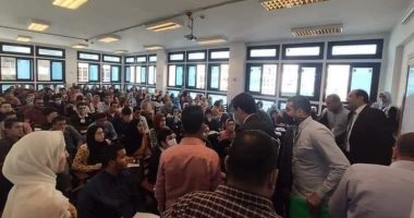 رئيس جامعة دمنهور يعلن فصل طالب كلية تجارة لنشره الفزع بين زملائه.. صور
