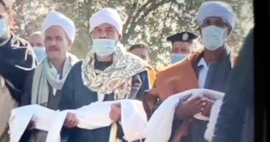 الصلح بين عائلتى ثابت ودرويش بقرية بنى إبراهيم بأبنوب أسيوط