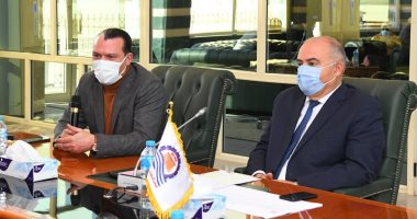 محافظ قنا يناقش مقترحات تطوير 5 مراكز ضمن مشروع الريف المصرى