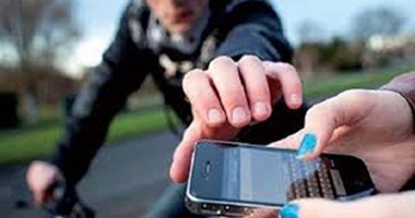 سقوط تشكيل عصابى لسرقة الهواتف المحمولة من المواطنين بالبساتين