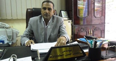 تسليم 112 عقد تقنين وضع اليد على الأراضى الزراعية بالخارجة