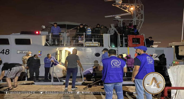 إنقاذ 338 مهاجرًا قبالة سواحل طرابلس