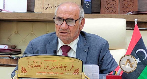 بلدية طبرق تقرر منع خروج السلع الأساسية من المدينة